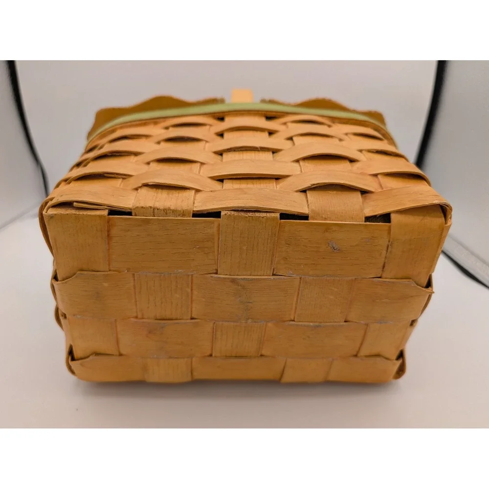 VTG Decoupage Woven Wood Picnic Basket Velvet Lined MCM Kitschy Decor Handbag